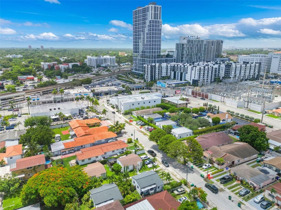 Под контрактом: $925,000 (0 спален, 0 ванн, 1426 Квадратных фут)