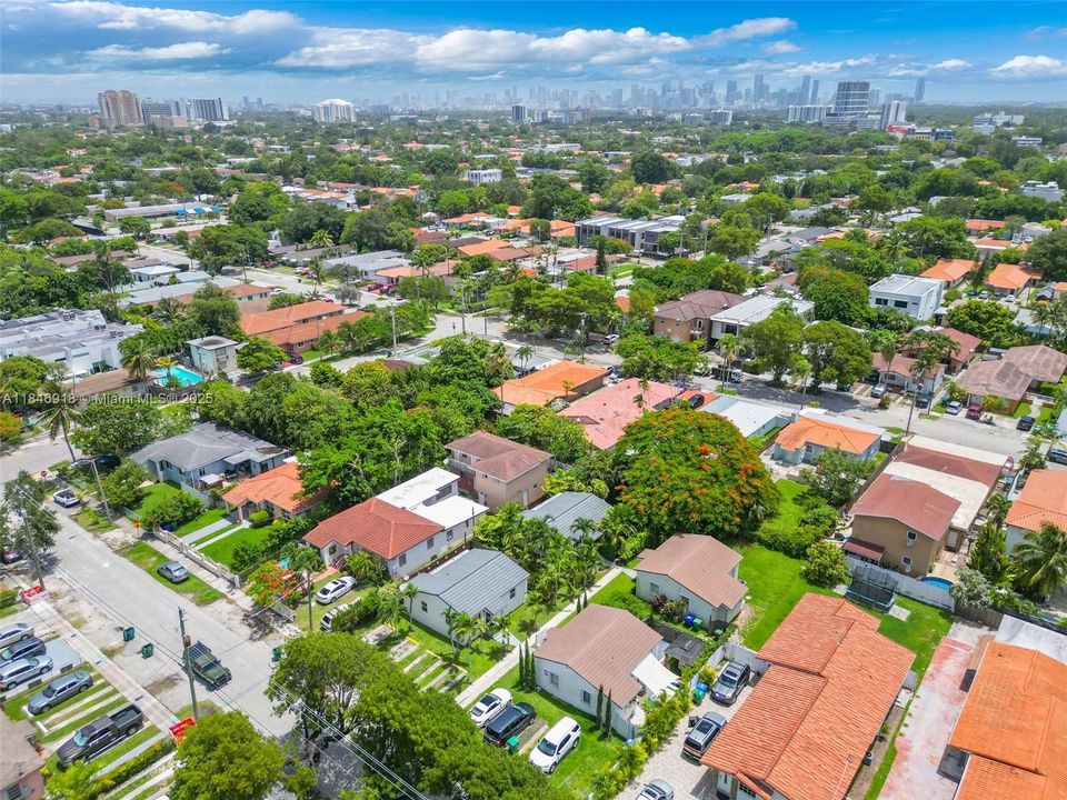 Под контрактом: $925,000 (0 спален, 0 ванн, 1426 Квадратных фут)