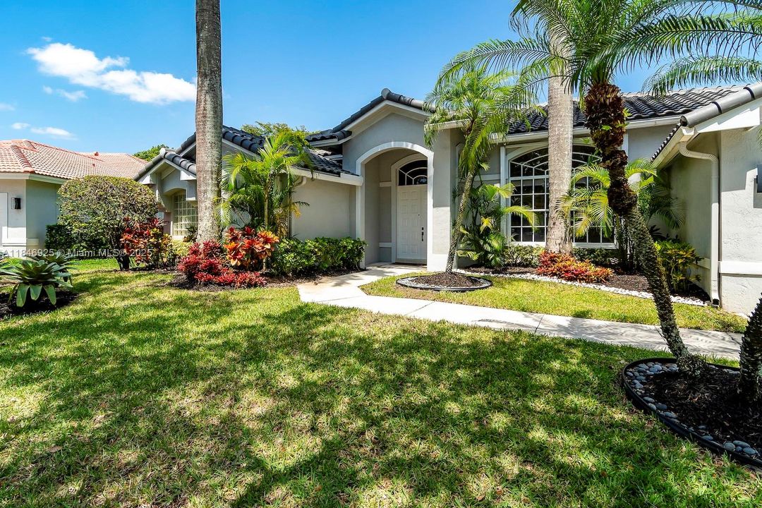 Active With Contract: $1,390,000 (5 beds, 3 baths, 3107 Square Feet)