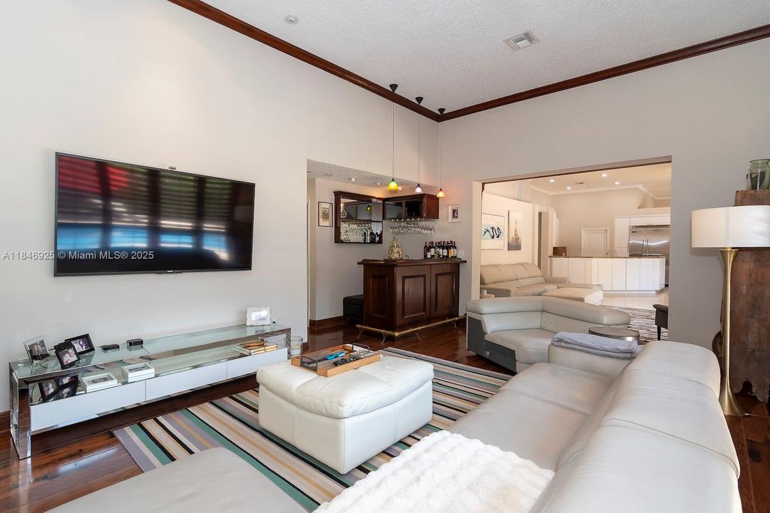 Active With Contract: $1,390,000 (5 beds, 3 baths, 3107 Square Feet)