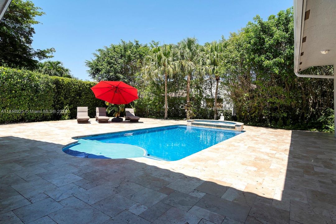 Active With Contract: $1,390,000 (5 beds, 3 baths, 3107 Square Feet)