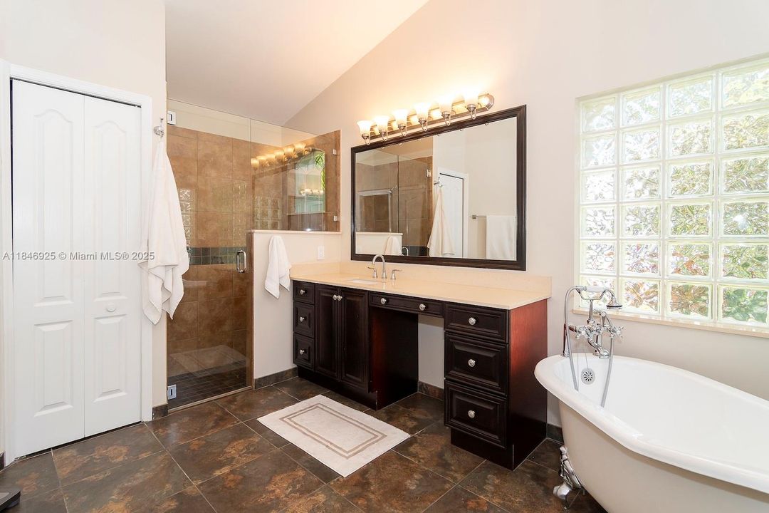 Active With Contract: $1,390,000 (5 beds, 3 baths, 3107 Square Feet)