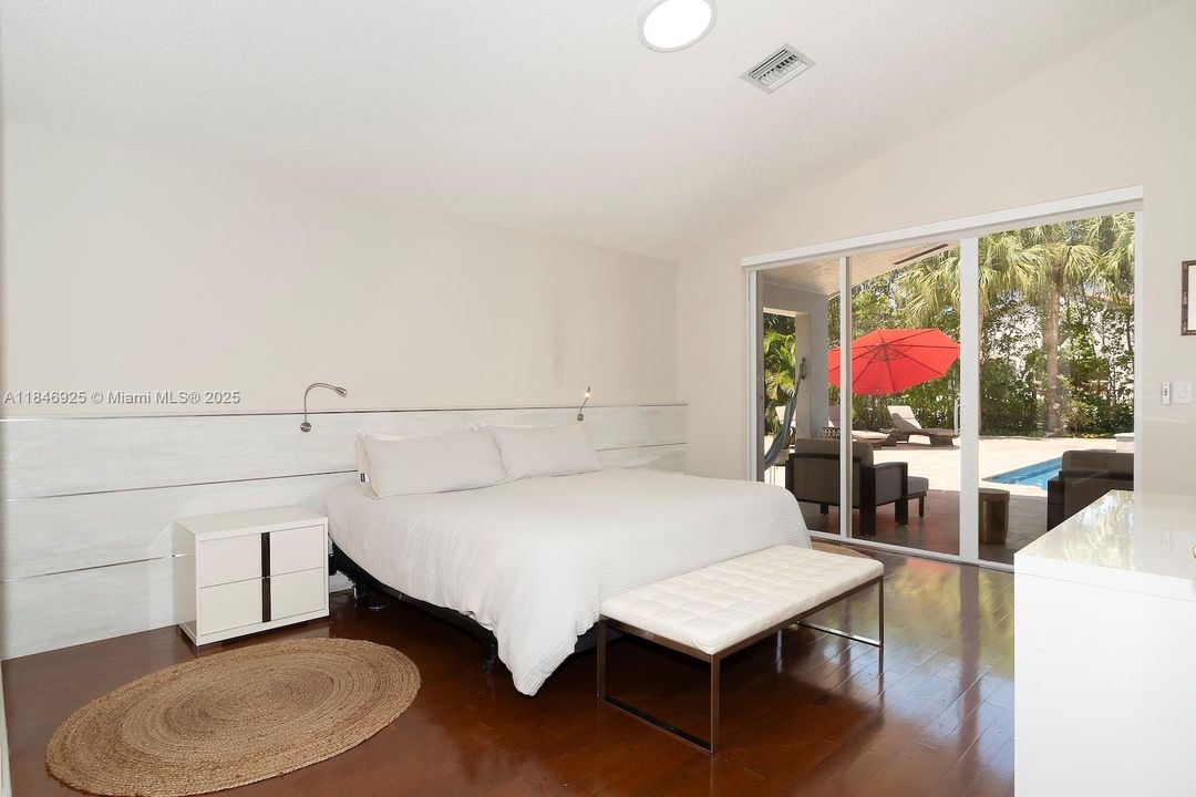 Active With Contract: $1,390,000 (5 beds, 3 baths, 3107 Square Feet)