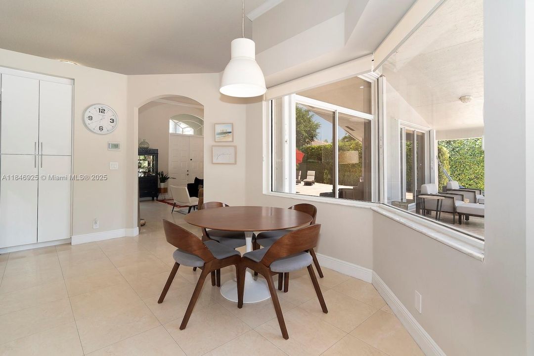 Active With Contract: $1,390,000 (5 beds, 3 baths, 3107 Square Feet)