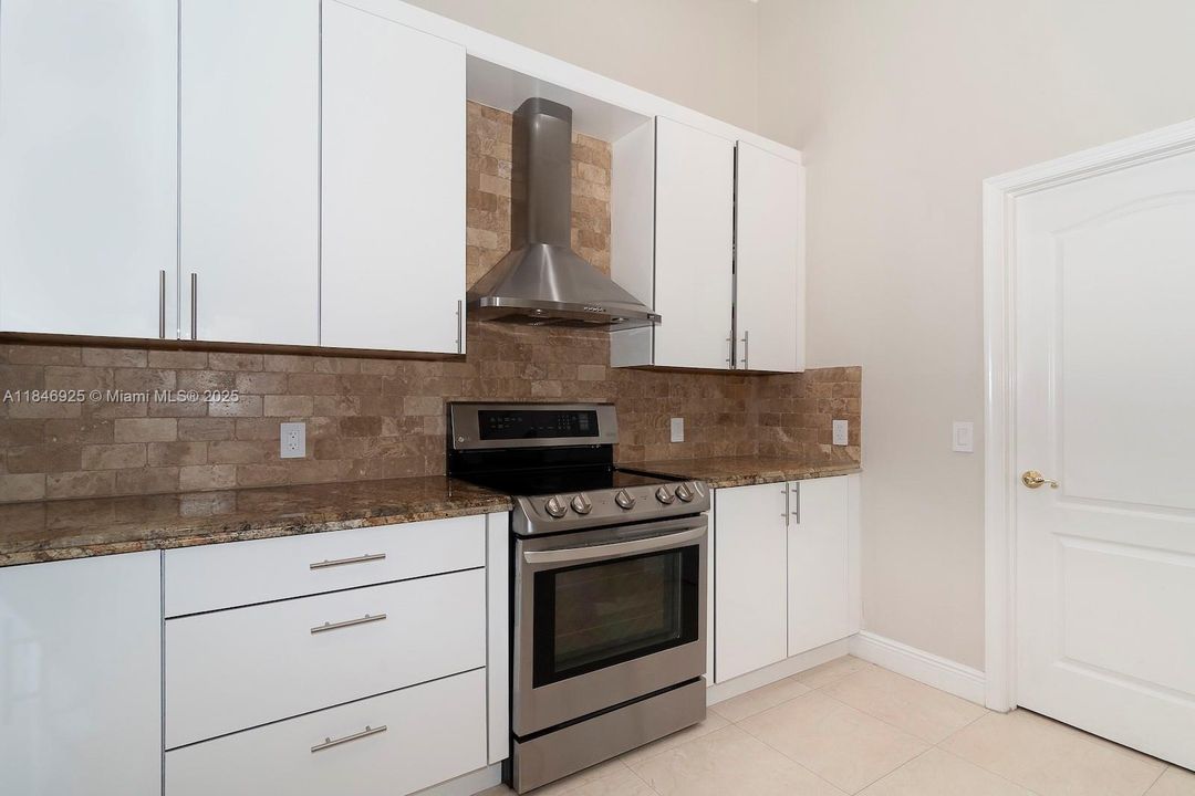 Active With Contract: $1,390,000 (5 beds, 3 baths, 3107 Square Feet)