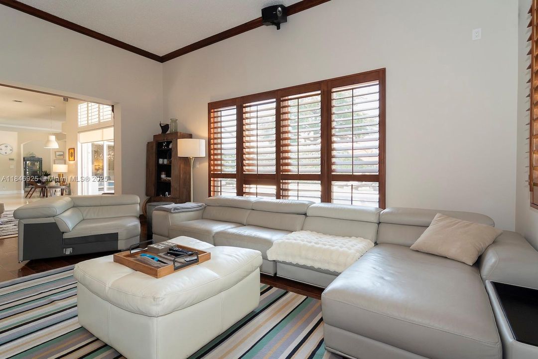 Active With Contract: $1,390,000 (5 beds, 3 baths, 3107 Square Feet)