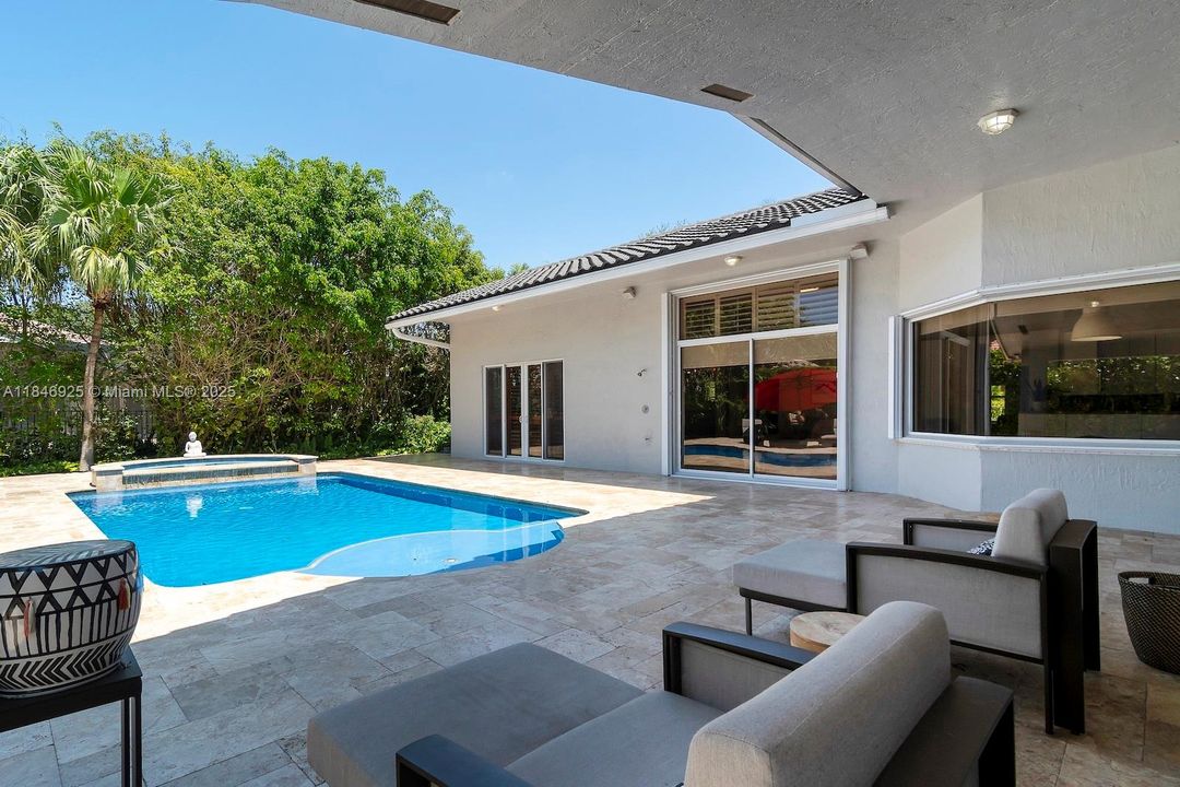 Active With Contract: $1,390,000 (5 beds, 3 baths, 3107 Square Feet)