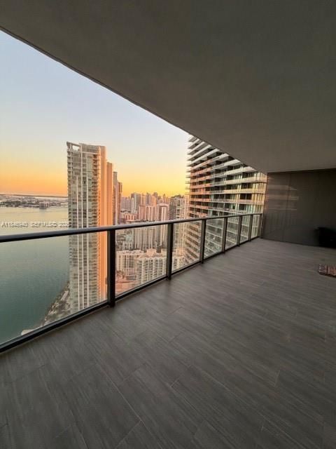 En Venta: $985,000 (2 camas, 2 baños, 1067 Pies cuadrados)