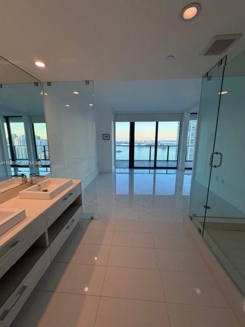 En Venta: $985,000 (2 camas, 2 baños, 1067 Pies cuadrados)