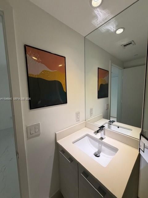 En Venta: $985,000 (2 camas, 2 baños, 1067 Pies cuadrados)