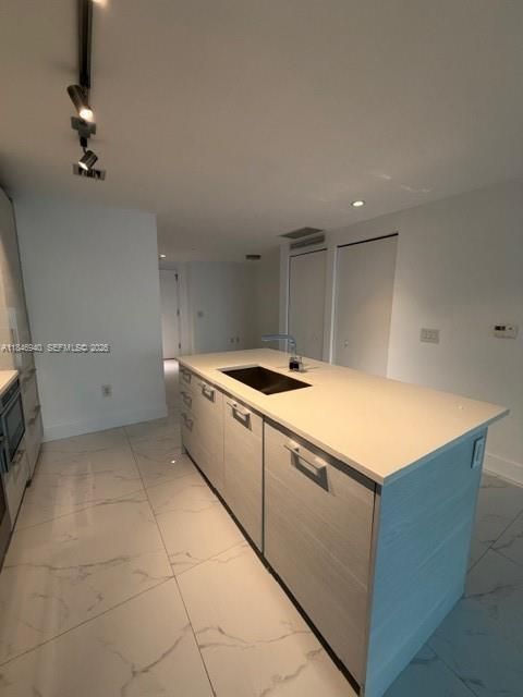 En Venta: $985,000 (2 camas, 2 baños, 1067 Pies cuadrados)