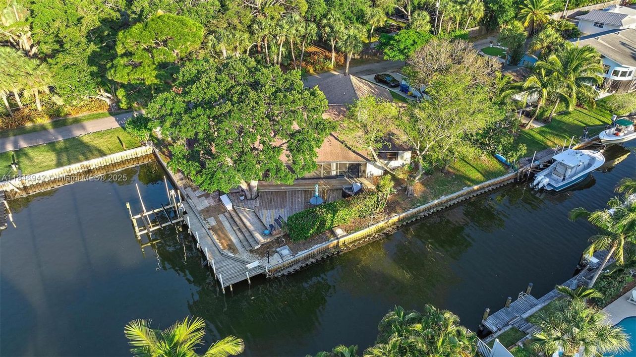 For Sale: $3,199,900 (4 beds, 2 baths, 2357 Square Feet)