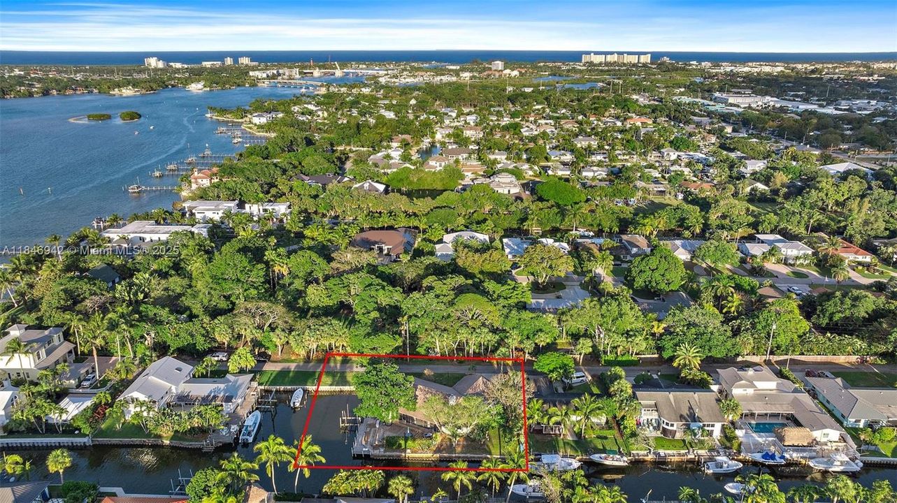 For Sale: $3,199,900 (4 beds, 2 baths, 2357 Square Feet)