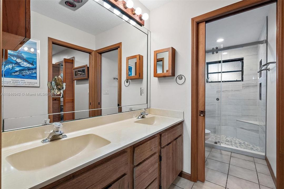 For Sale: $3,199,900 (4 beds, 2 baths, 2357 Square Feet)