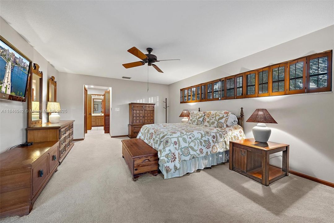 For Sale: $3,199,900 (4 beds, 2 baths, 2357 Square Feet)