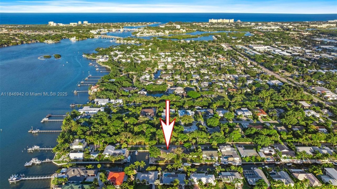 For Sale: $3,199,900 (4 beds, 2 baths, 2357 Square Feet)