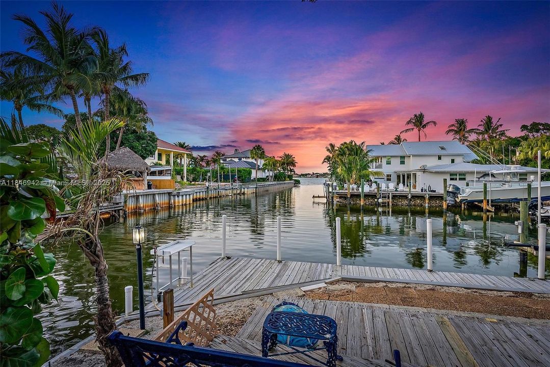 For Sale: $3,199,900 (4 beds, 2 baths, 2357 Square Feet)