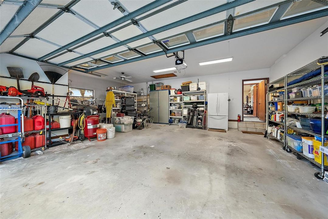 For Sale: $3,199,900 (4 beds, 2 baths, 2357 Square Feet)