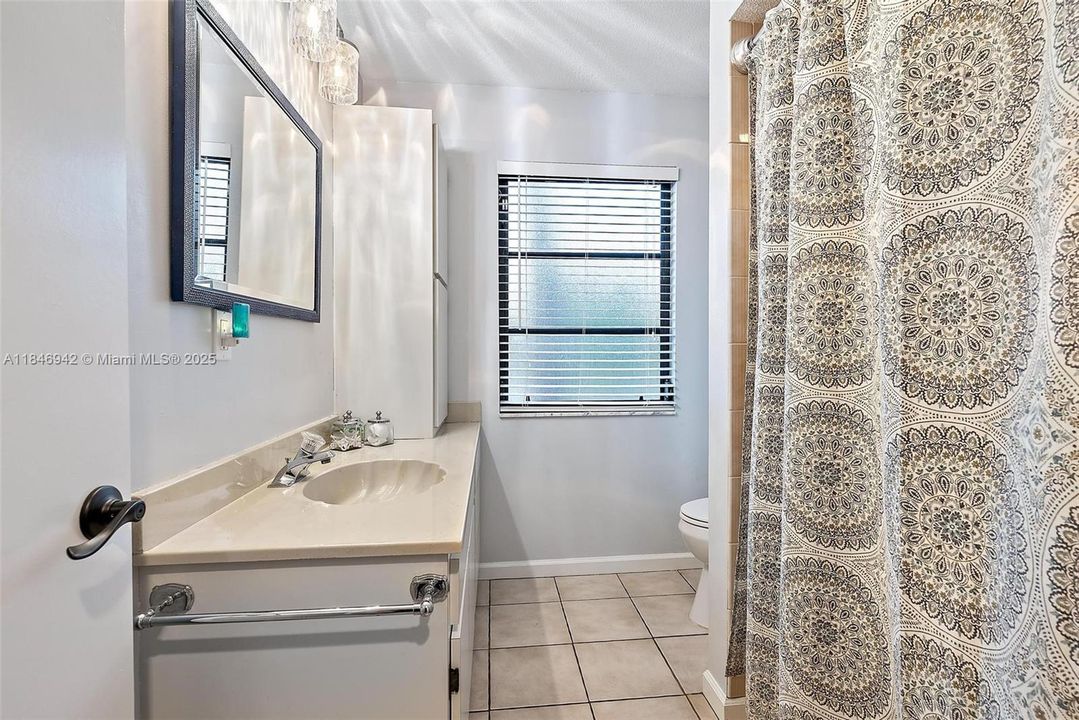 For Sale: $3,199,900 (4 beds, 2 baths, 2357 Square Feet)