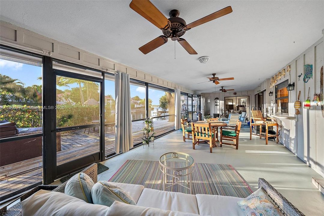 For Sale: $3,199,900 (4 beds, 2 baths, 2357 Square Feet)