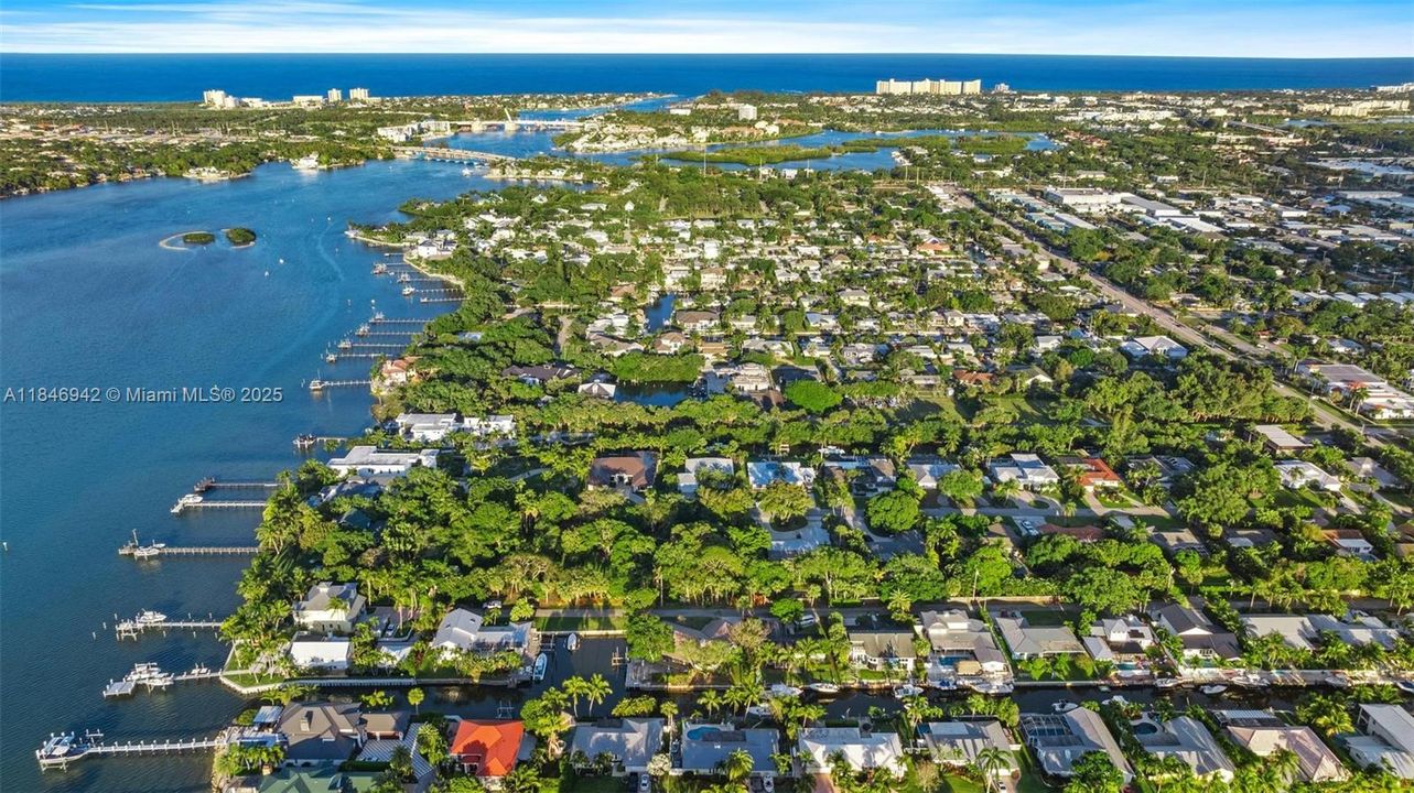 For Sale: $3,199,900 (4 beds, 2 baths, 2357 Square Feet)