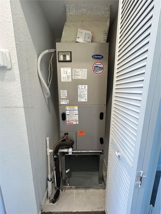 На продажу: $428,000 (3 спален, 3 ванн, 1328 Квадратных фут)