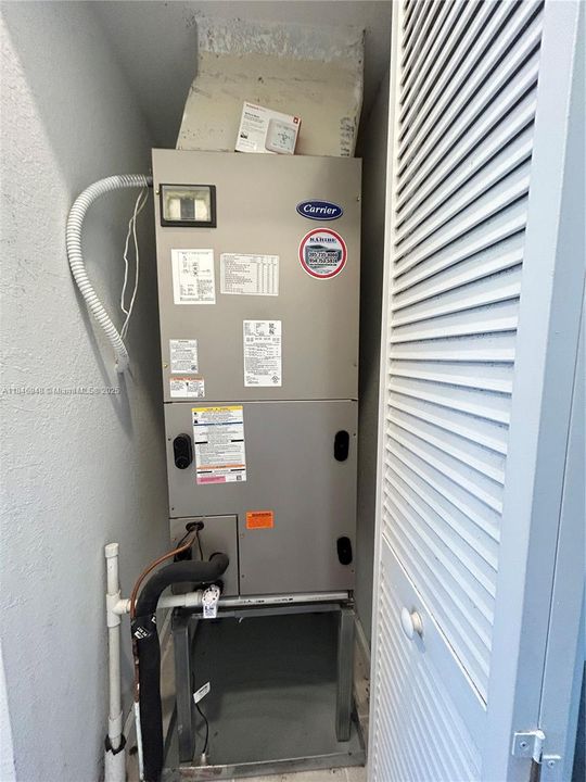 На продажу: $428,000 (3 спален, 3 ванн, 1328 Квадратных фут)