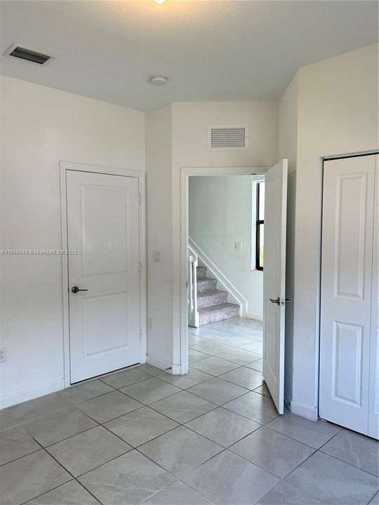 На продажу: $428,000 (3 спален, 3 ванн, 1328 Квадратных фут)