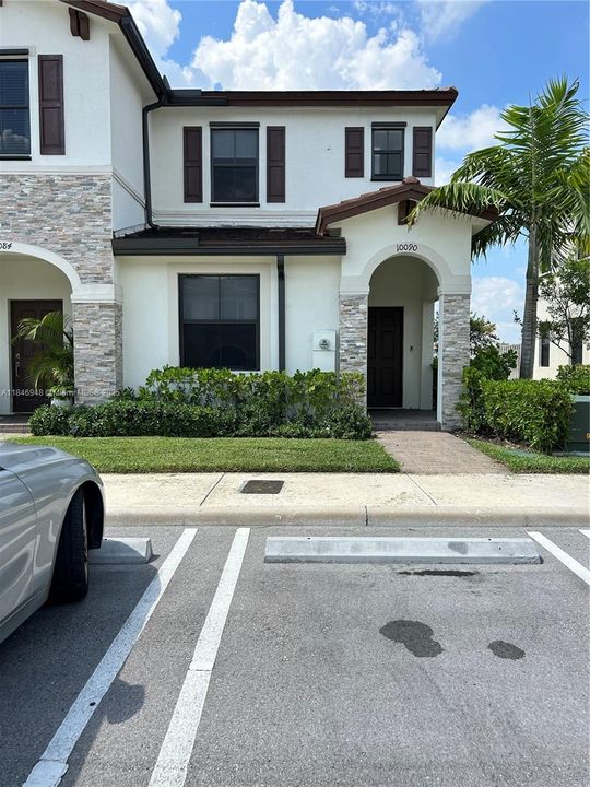 На продажу: $428,000 (3 спален, 3 ванн, 1328 Квадратных фут)