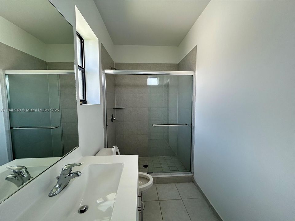 На продажу: $428,000 (3 спален, 3 ванн, 1328 Квадратных фут)