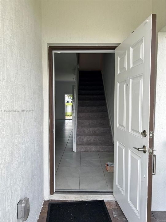 На продажу: $428,000 (3 спален, 3 ванн, 1328 Квадратных фут)