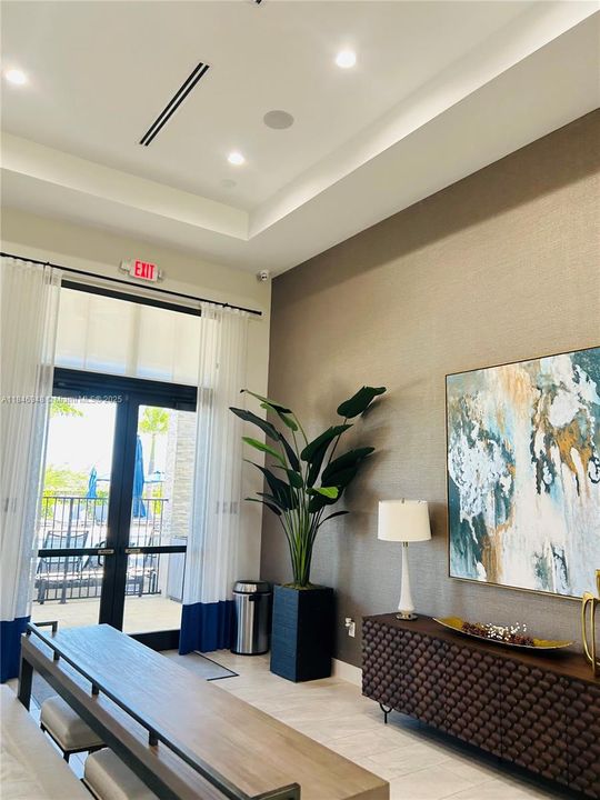 На продажу: $428,000 (3 спален, 3 ванн, 1328 Квадратных фут)