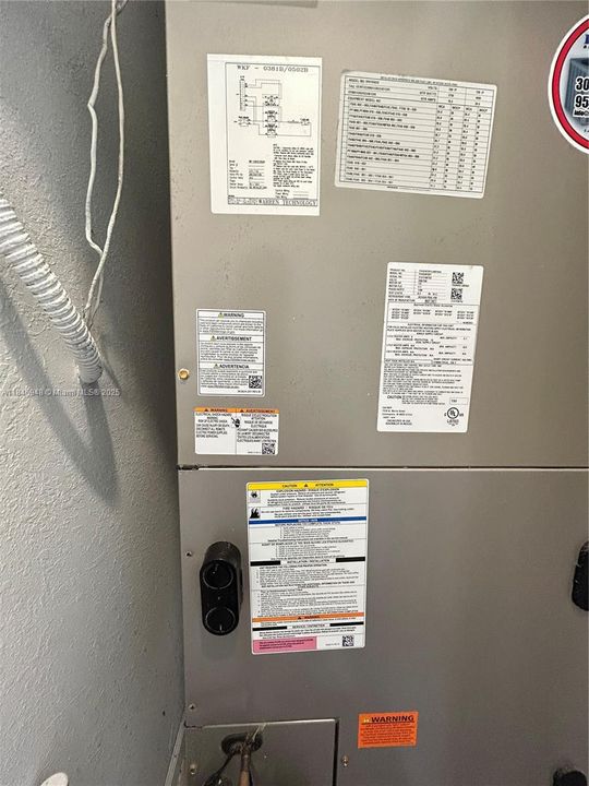 На продажу: $428,000 (3 спален, 3 ванн, 1328 Квадратных фут)