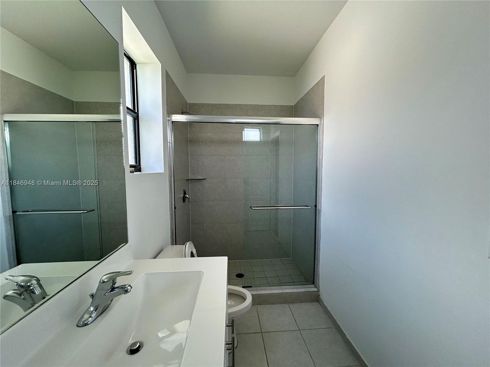 На продажу: $428,000 (3 спален, 3 ванн, 1328 Квадратных фут)