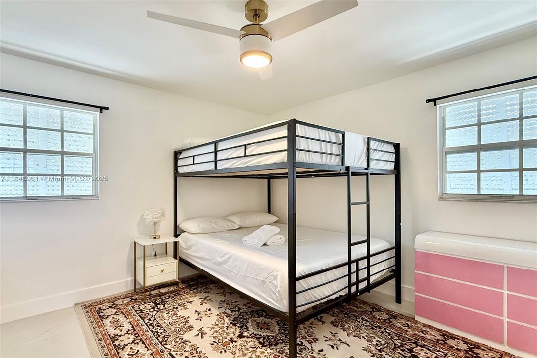 На продажу: $1,995,000 (5 спален, 3 ванн, 2768 Квадратных фут)