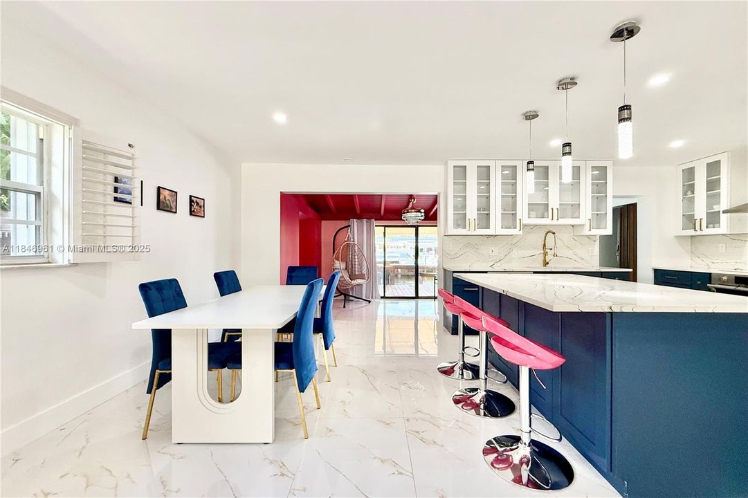 На продажу: $1,995,000 (5 спален, 3 ванн, 2768 Квадратных фут)