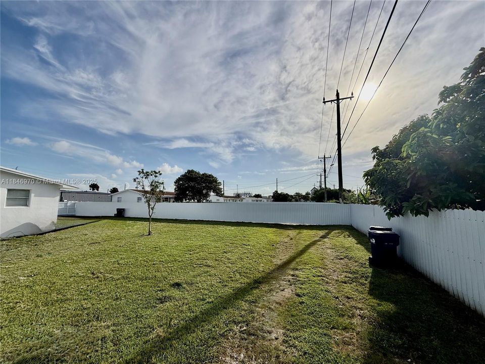 Recently Sold: $625,000 (0 beds, 0 baths, 1325 Square Feet)