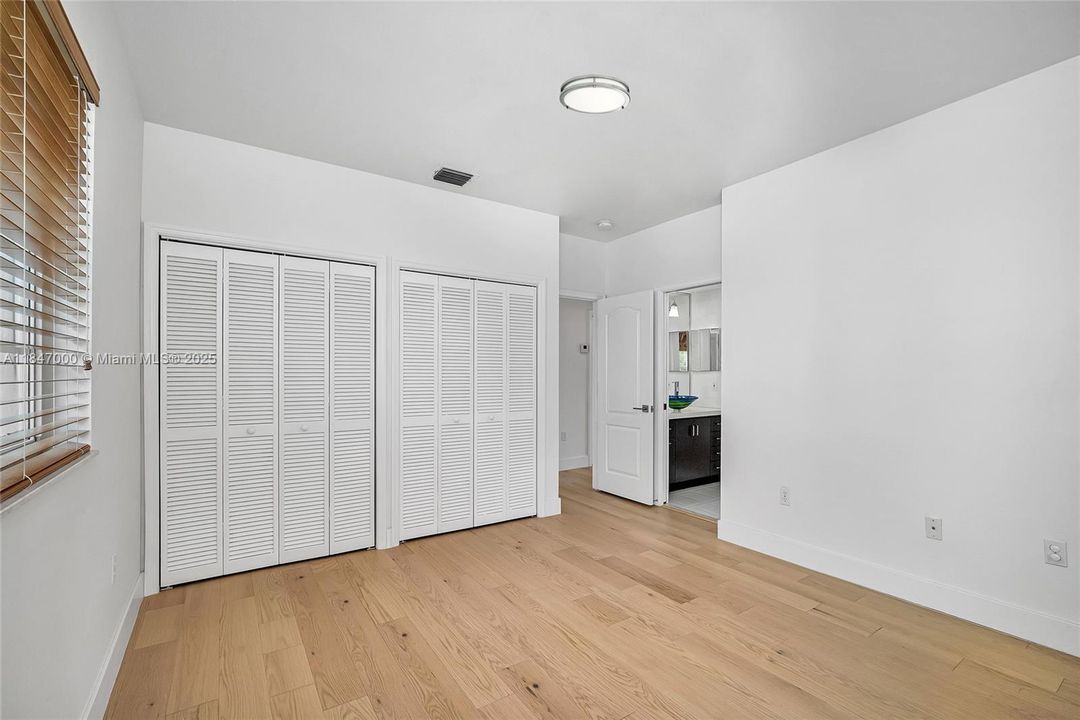 Recientemente alquilado: $13,800 (4 camas, 4 baños, 2689 Pies cuadrados)