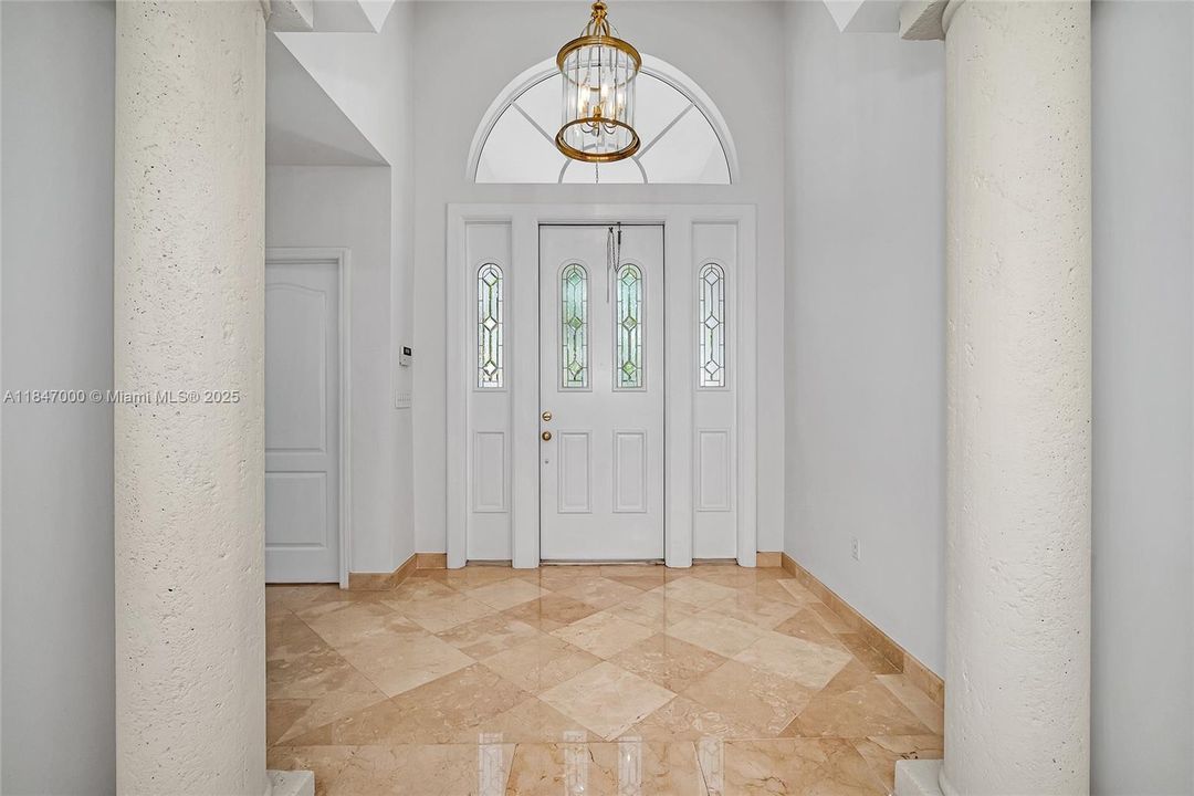 Recientemente alquilado: $13,800 (4 camas, 4 baños, 2689 Pies cuadrados)