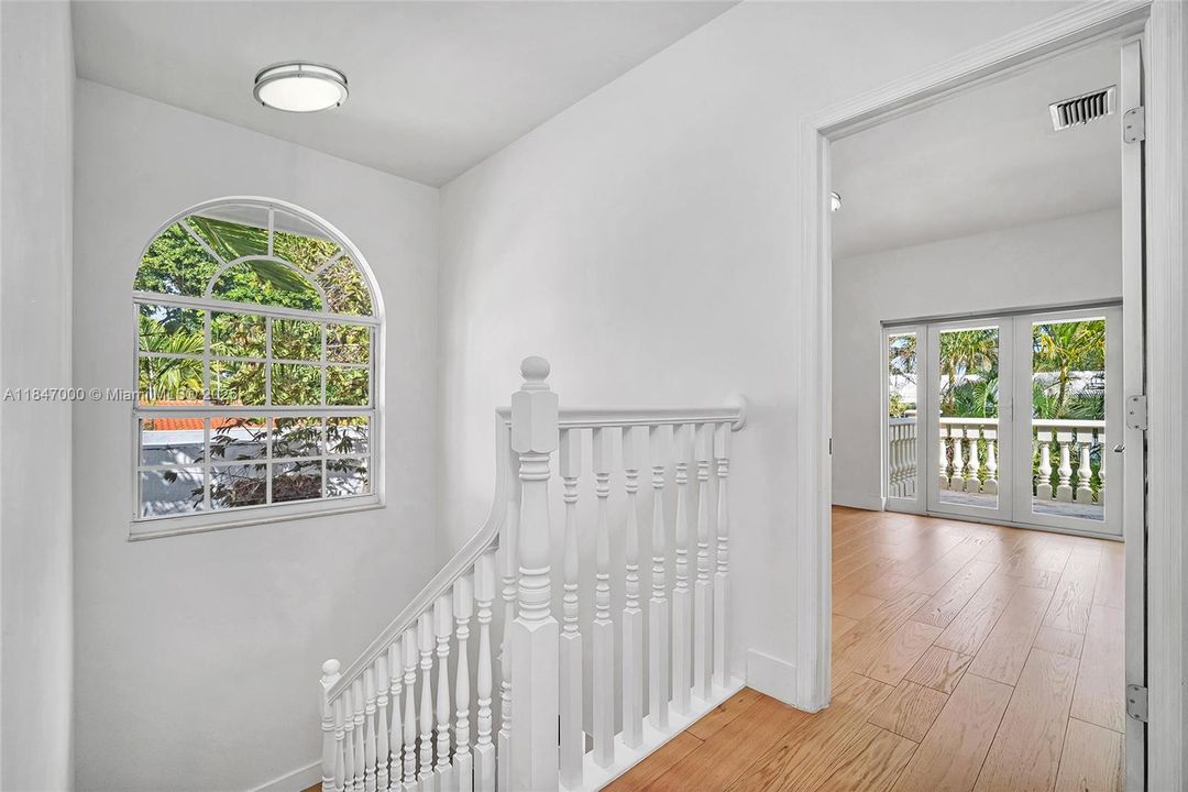 Recientemente alquilado: $13,800 (4 camas, 4 baños, 2689 Pies cuadrados)