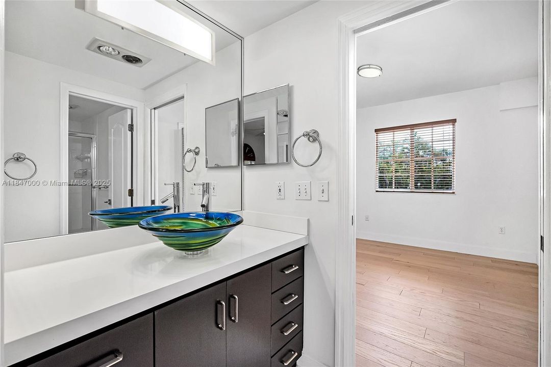 Recientemente alquilado: $13,800 (4 camas, 4 baños, 2689 Pies cuadrados)