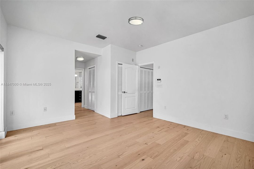 Recientemente alquilado: $13,800 (4 camas, 4 baños, 2689 Pies cuadrados)