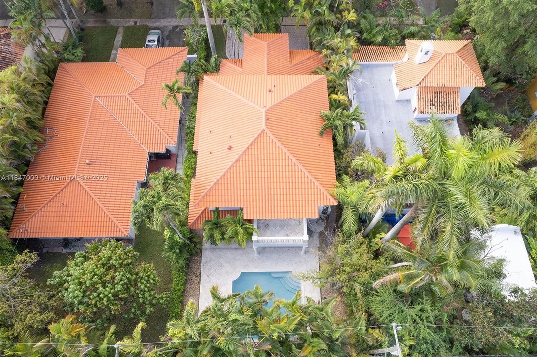 Recientemente alquilado: $13,800 (4 camas, 4 baños, 2689 Pies cuadrados)