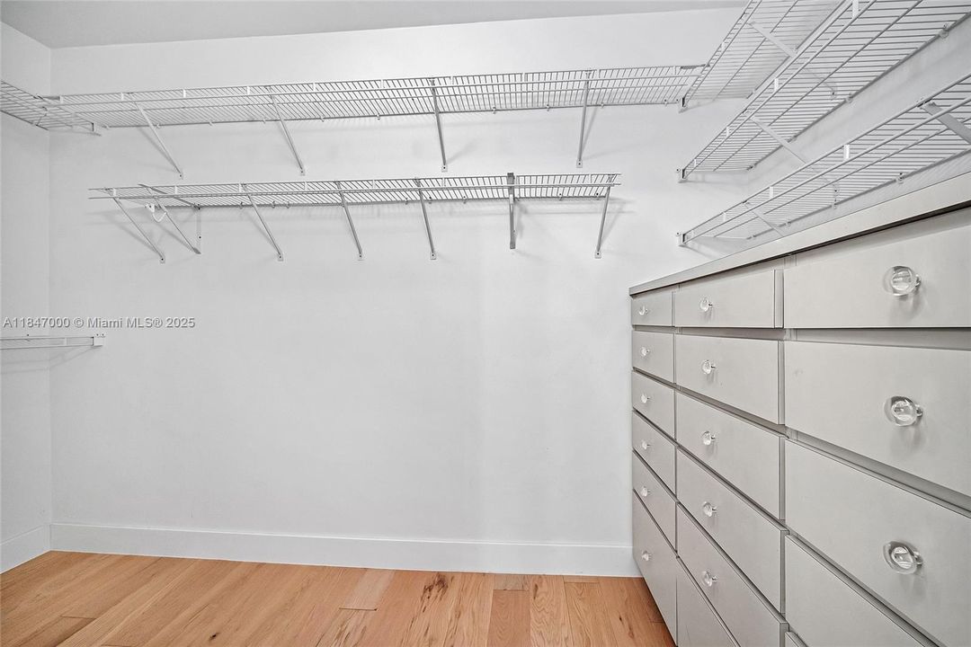 Recientemente alquilado: $13,800 (4 camas, 4 baños, 2689 Pies cuadrados)