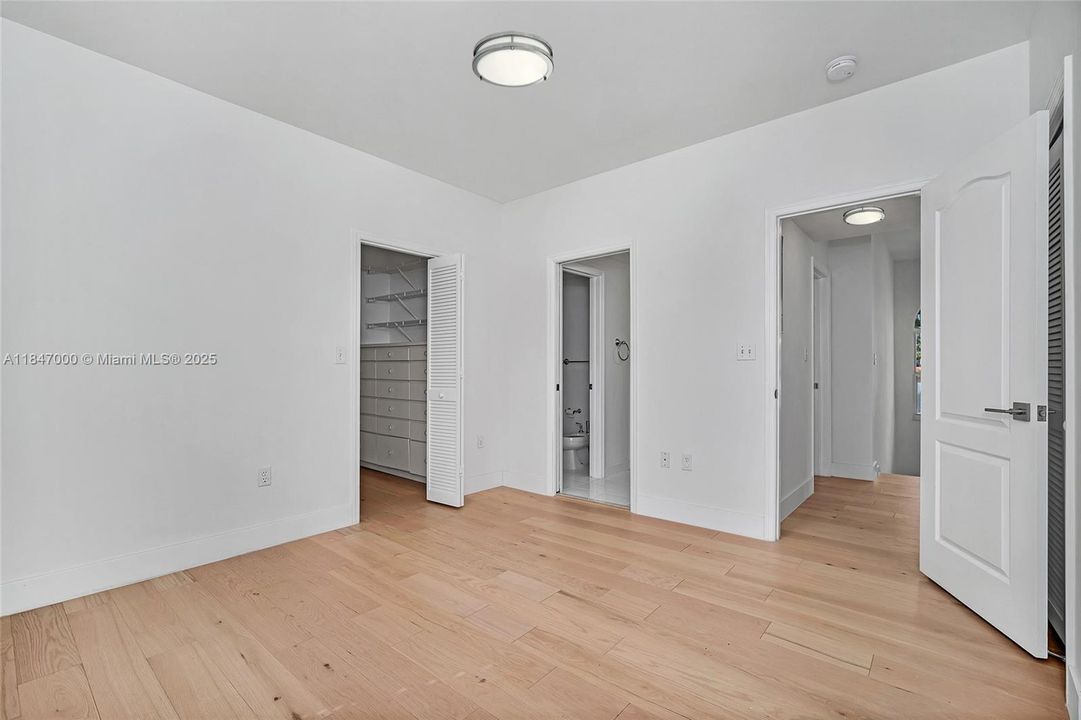 Recientemente alquilado: $13,800 (4 camas, 4 baños, 2689 Pies cuadrados)