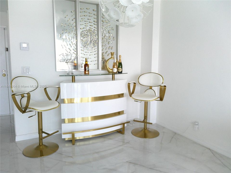 На продажу: $577,000 (2 спален, 2 ванн, 1020 Квадратных фут)