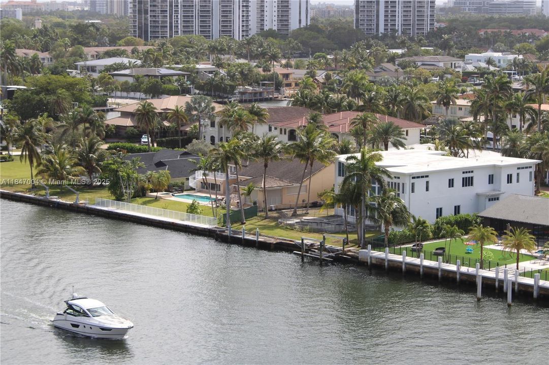 На продажу: $577,000 (2 спален, 2 ванн, 1020 Квадратных фут)