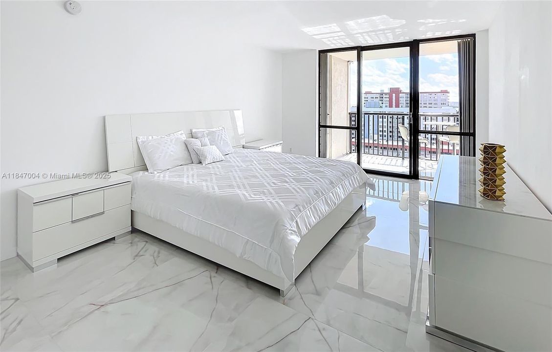 На продажу: $577,000 (2 спален, 2 ванн, 1020 Квадратных фут)