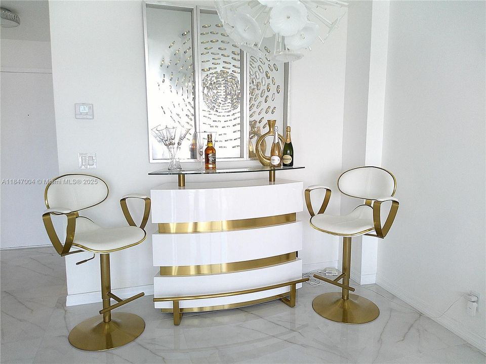 На продажу: $577,000 (2 спален, 2 ванн, 1020 Квадратных фут)