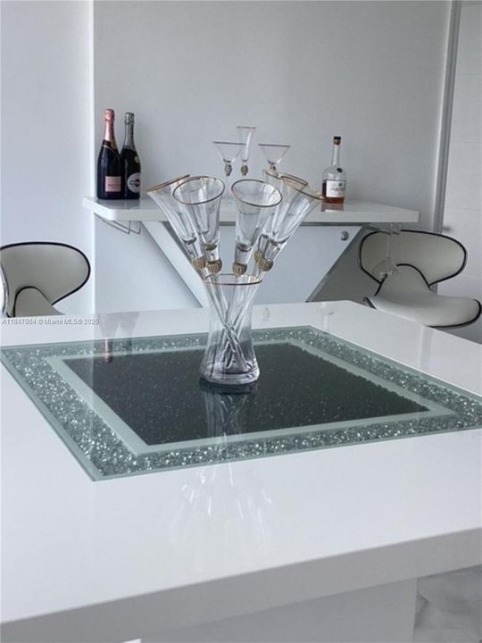 На продажу: $577,000 (2 спален, 2 ванн, 1020 Квадратных фут)